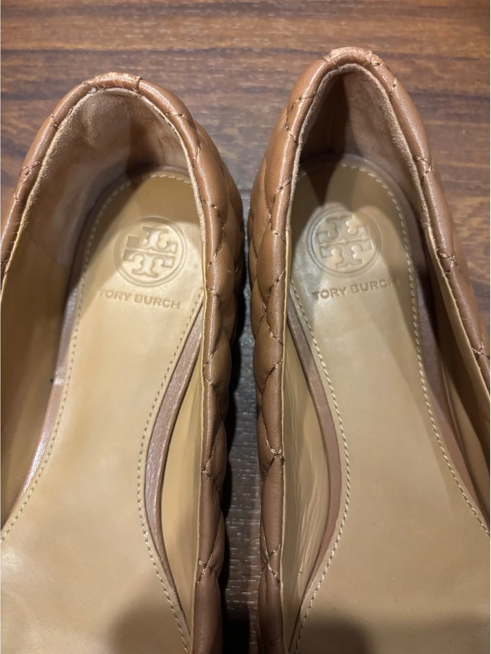 Tory Burch Quilted Leather Ballet Flats in Tan with Gold Logo 6.5